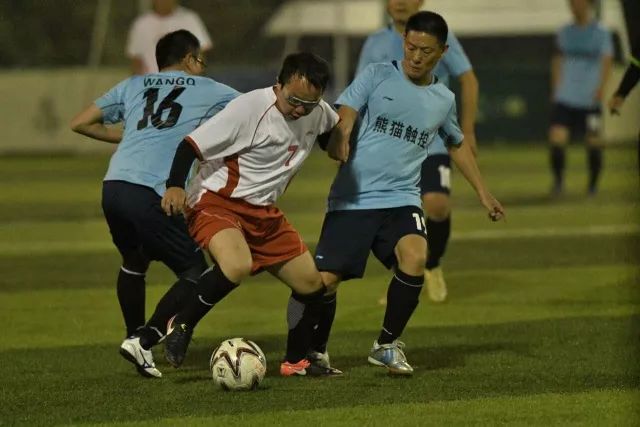 维尼修斯当选FIFA年度最佳 上个巴西人17年前卡卡